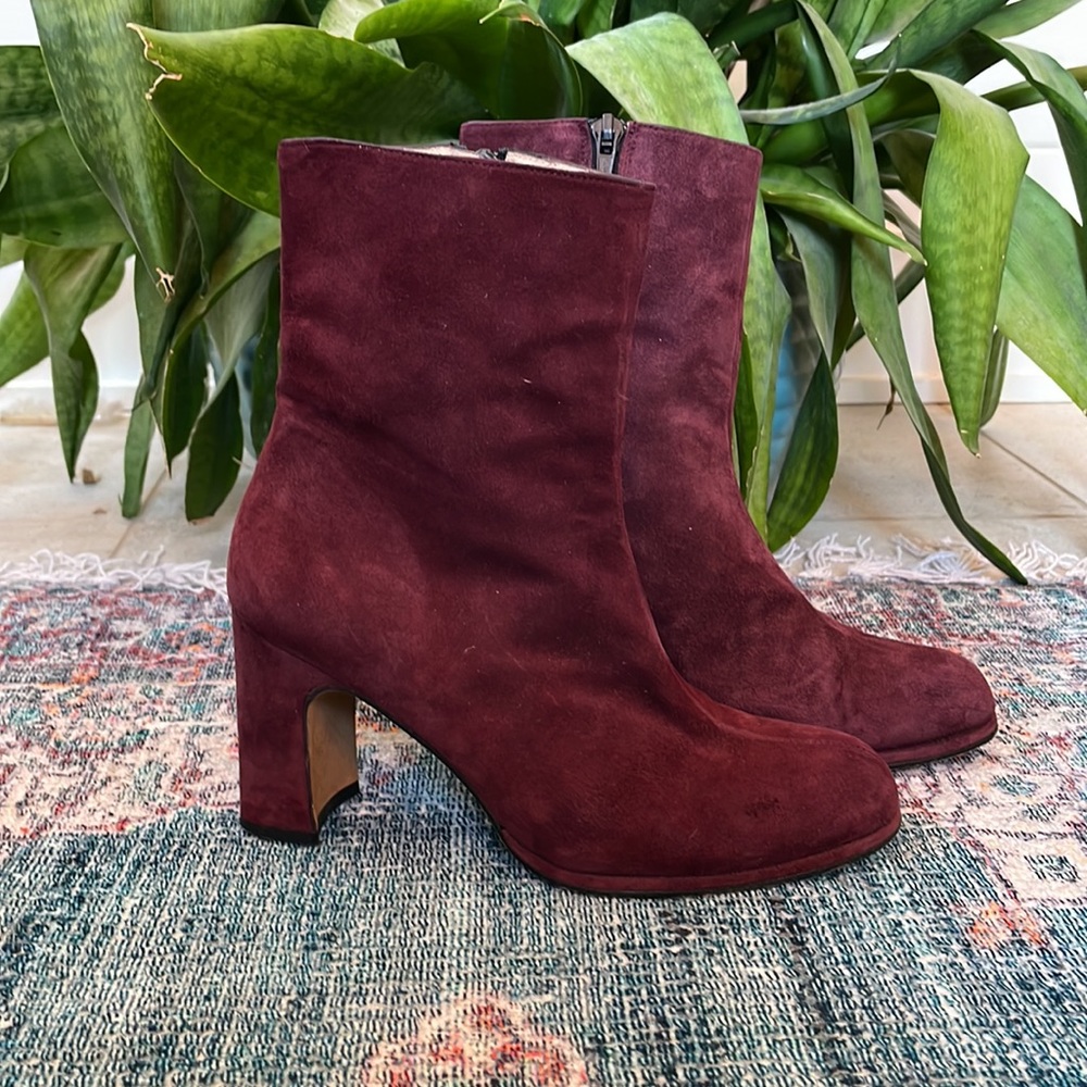 Pied à terre: Purple Suede Heeled Booties Sz 38